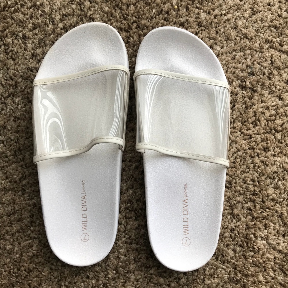 FOREVER 21 WHITE/CLEAR SLIDES